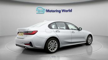 BMW 3 Series 330E SE PRO