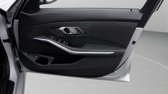 BMW 3 Series 330E SE PRO