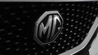 MG MG HS EXCLUSIVE