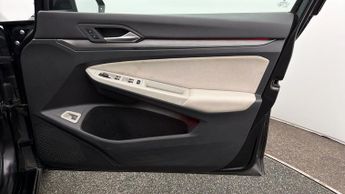 Volkswagen Golf STYLE TSI DSG