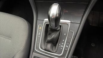 Volkswagen Golf SE NAVIGATION TSI BLUEMOTION TECHNOLOGY