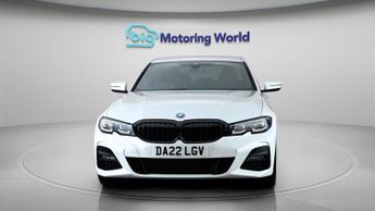 BMW 3 Series 330E M SPORT