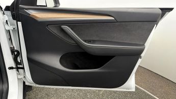 Tesla Model Y BASE