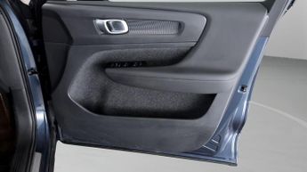 Volvo XC40 RECHARGE T4 R-DESIGN