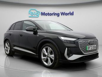 Audi Q4 e-tron S LINE QUATTRO