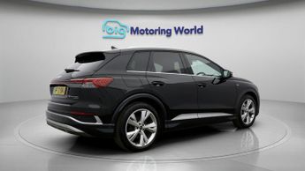 Audi Q4 e-tron S LINE QUATTRO