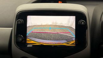 Toyota AYGO VVT-I X-TREND X-SHIFT TSS