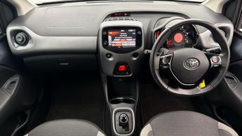 Toyota AYGO VVT-I X-TREND X-SHIFT TSS