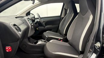Toyota AYGO VVT-I X-TREND X-SHIFT TSS