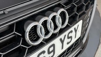Audi A4 Avant AVANT TFSI S LINE BLACK EDITION