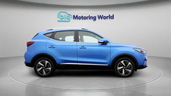 MG MG ZS TROPHY CONNECT
