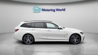 BMW 3 Series 330E M SPORT