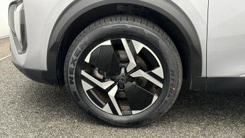 Peugeot E-2008 GT