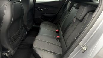 Peugeot E-2008 GT