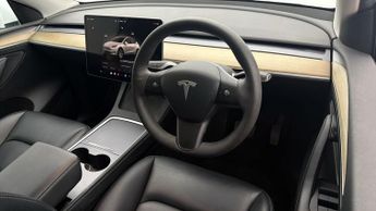 Tesla Model Y LONG RANGE AWD