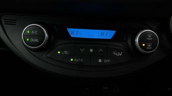 Toyota Yaris VVT-I ICON TECH