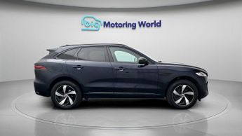 Jaguar F-PACE R-DYNAMIC HSE BLACK