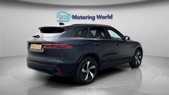 Jaguar F-PACE R-DYNAMIC HSE BLACK