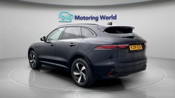 Jaguar F-PACE R-DYNAMIC HSE BLACK