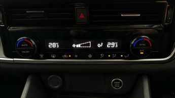 Nissan Qashqai DIG-T ACENTA PREMIUM DCT