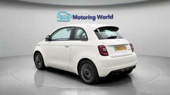 Fiat 500e ACTION