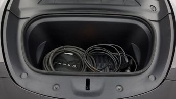 Tesla Model Y BASE