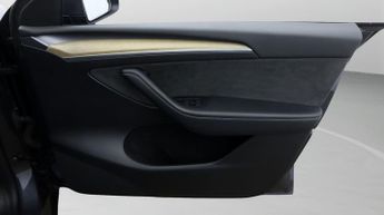 Tesla Model Y BASE