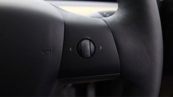 Tesla Model Y BASE