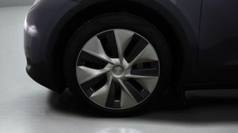 Tesla Model Y BASE