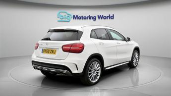 Mercedes-Benz GLA GLA 180 AMG LINE EDITION
