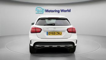 Mercedes-Benz GLA GLA 180 AMG LINE EDITION