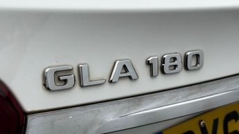 Mercedes-Benz GLA GLA 180 AMG LINE EDITION