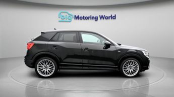 Audi Q2 TFSI S LINE BLACK EDITION