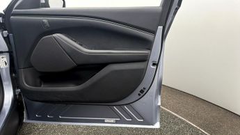 Ford Mustang Mach-E BASE