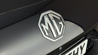 MG MG4 TROPHY