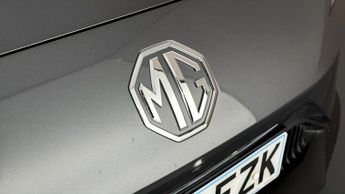 MG MG4 TROPHY