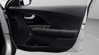 Kia Niro 4 PLUS