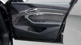 Audi e-tron QUATTRO BLACK EDITION