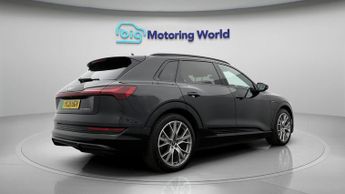 Audi e-tron QUATTRO BLACK EDITION