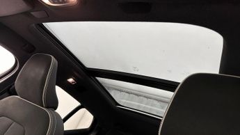 Volvo XC40 RECHARGE T5 R-DESIGN