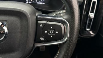 Volvo XC40 RECHARGE T4 R-DESIGN