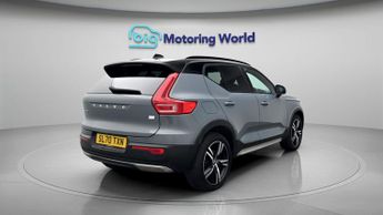 Volvo XC40 RECHARGE T4 R-DESIGN