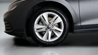Volkswagen Golf LIFE ETSI DSG