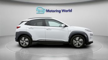 Hyundai KONA PREMIUM