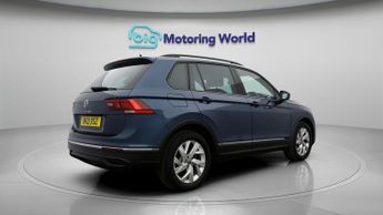 Volkswagen Tiguan LIFE TSI DSG