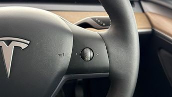 Tesla Model Y BASE