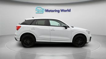Audi Q2 TFSI S LINE BLACK EDITION