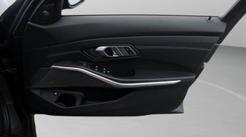 BMW 3 Series 330E M SPORT