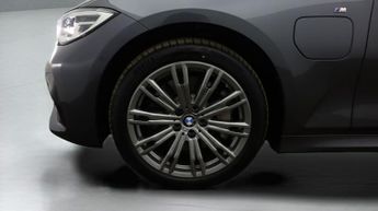 BMW 3 Series 330E M SPORT