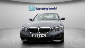 BMW 3 Series 330E M SPORT